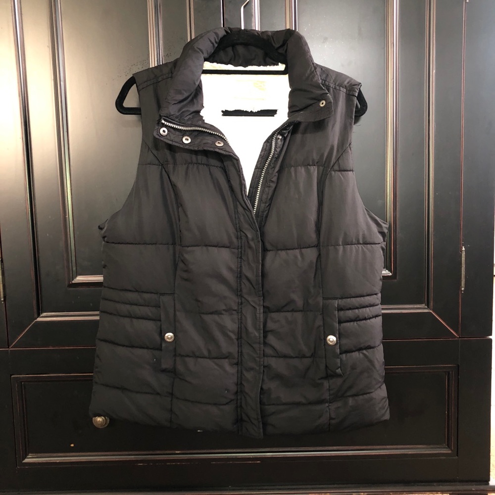 Black Puff Vest